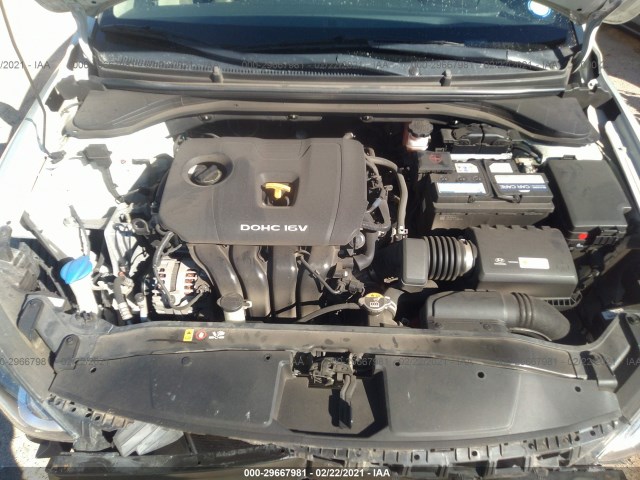 Photo 9 VIN: KMHD74LF2HU372654 - HYUNDAI ELANTRA 