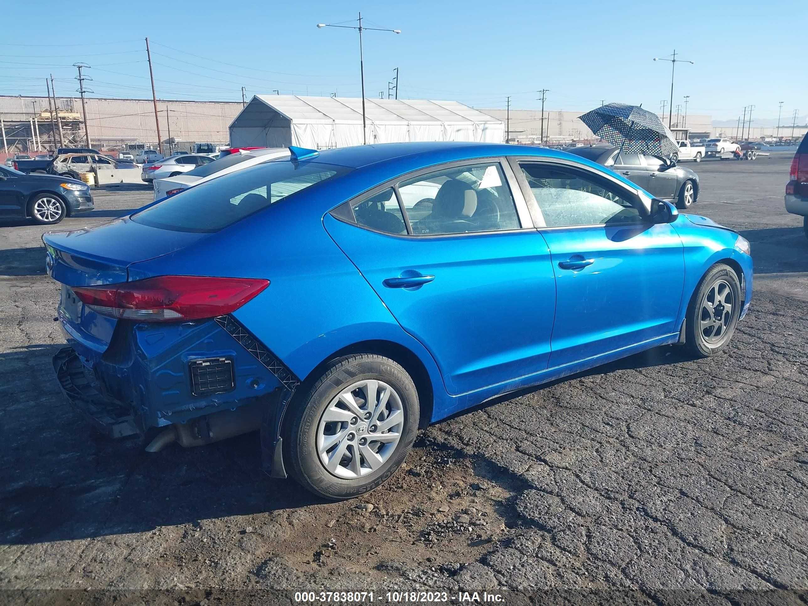 Photo 3 VIN: KMHD74LF2HU408424 - HYUNDAI ELANTRA 