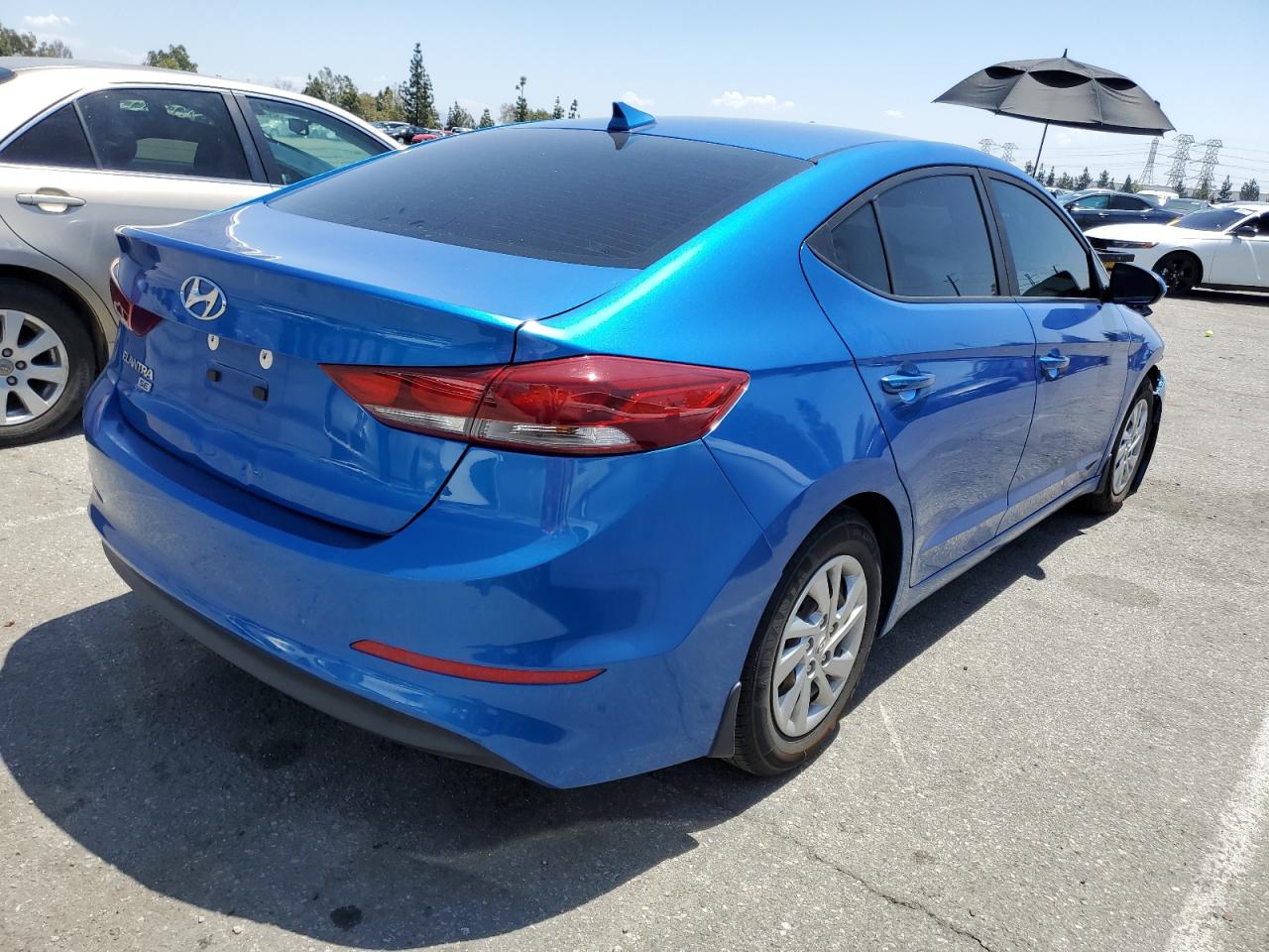 Photo 2 VIN: KMHD74LF2HU422050 - HYUNDAI ELANTRA 