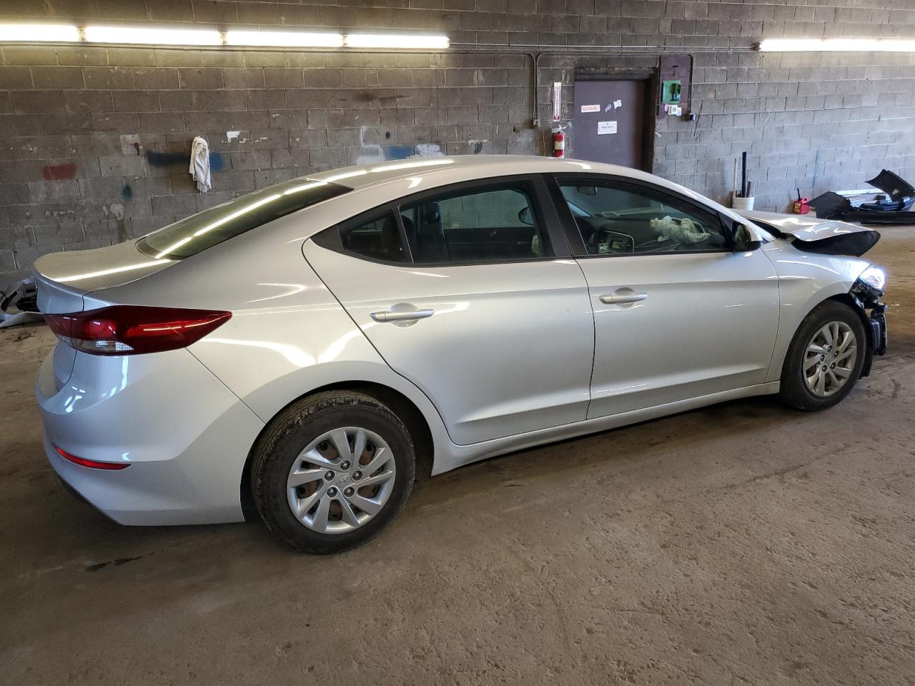 Photo 2 VIN: KMHD74LF2JU505533 - HYUNDAI ELANTRA 