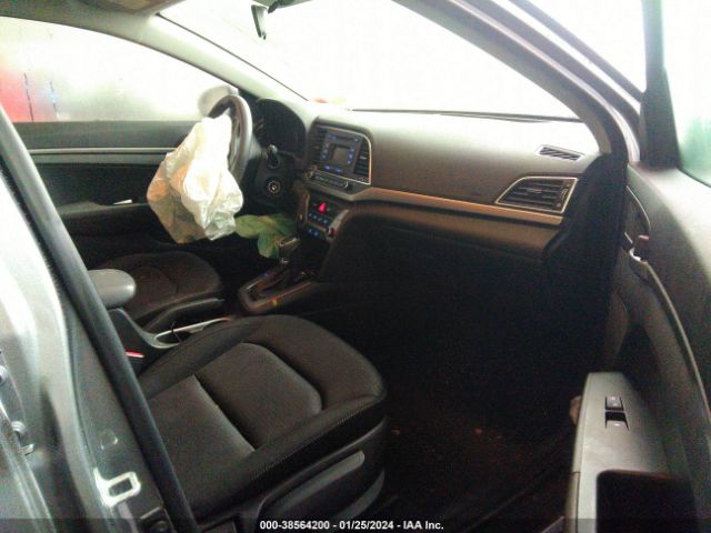 Photo 4 VIN: KMHD74LF2JU569510 - HYUNDAI ELANTRA 