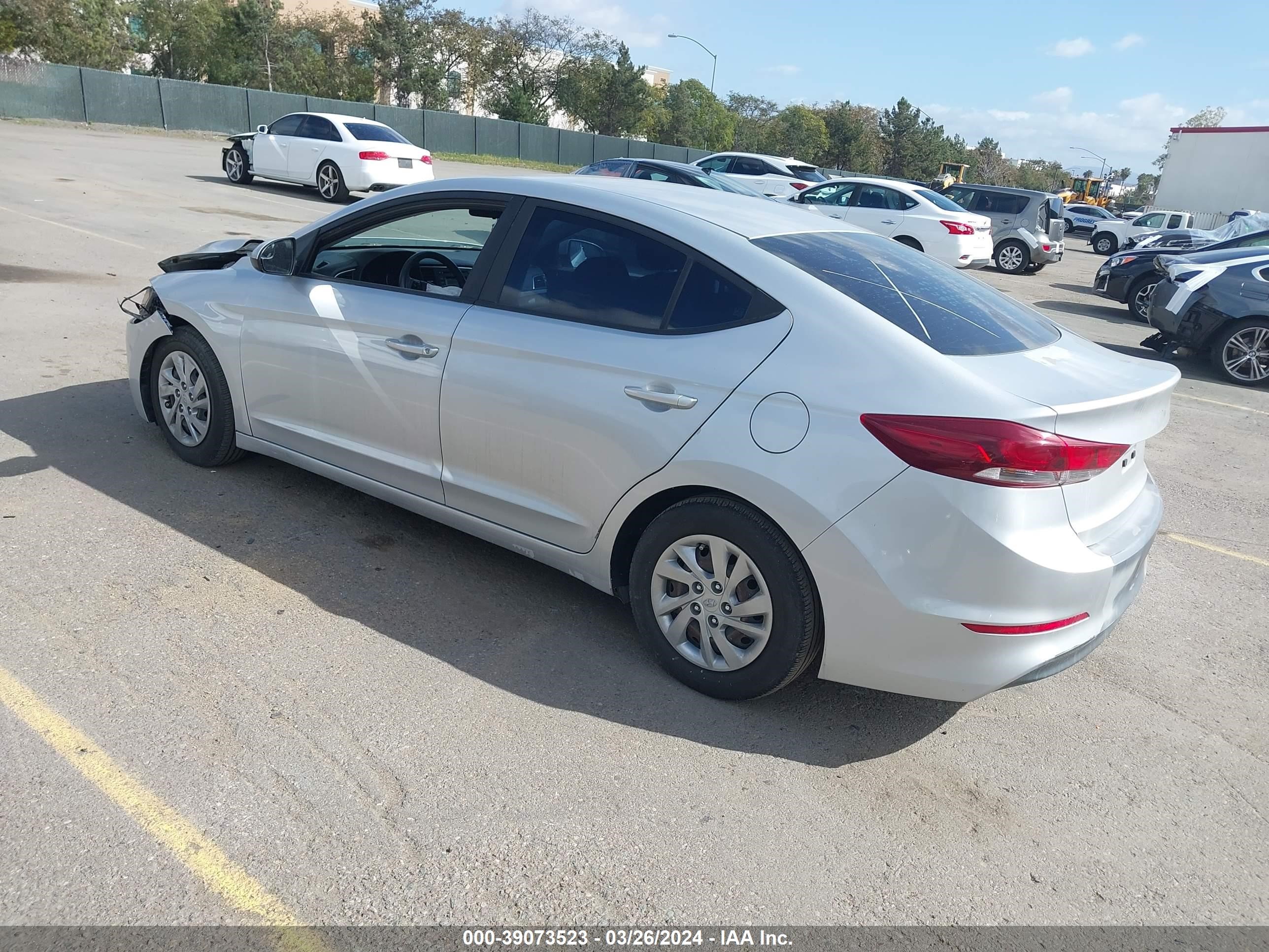 Photo 2 VIN: KMHD74LF2JU679967 - HYUNDAI ELANTRA 