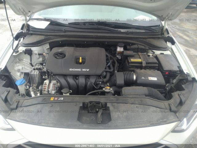 Photo 9 VIN: KMHD74LF3HU127491 - HYUNDAI ELANTRA 