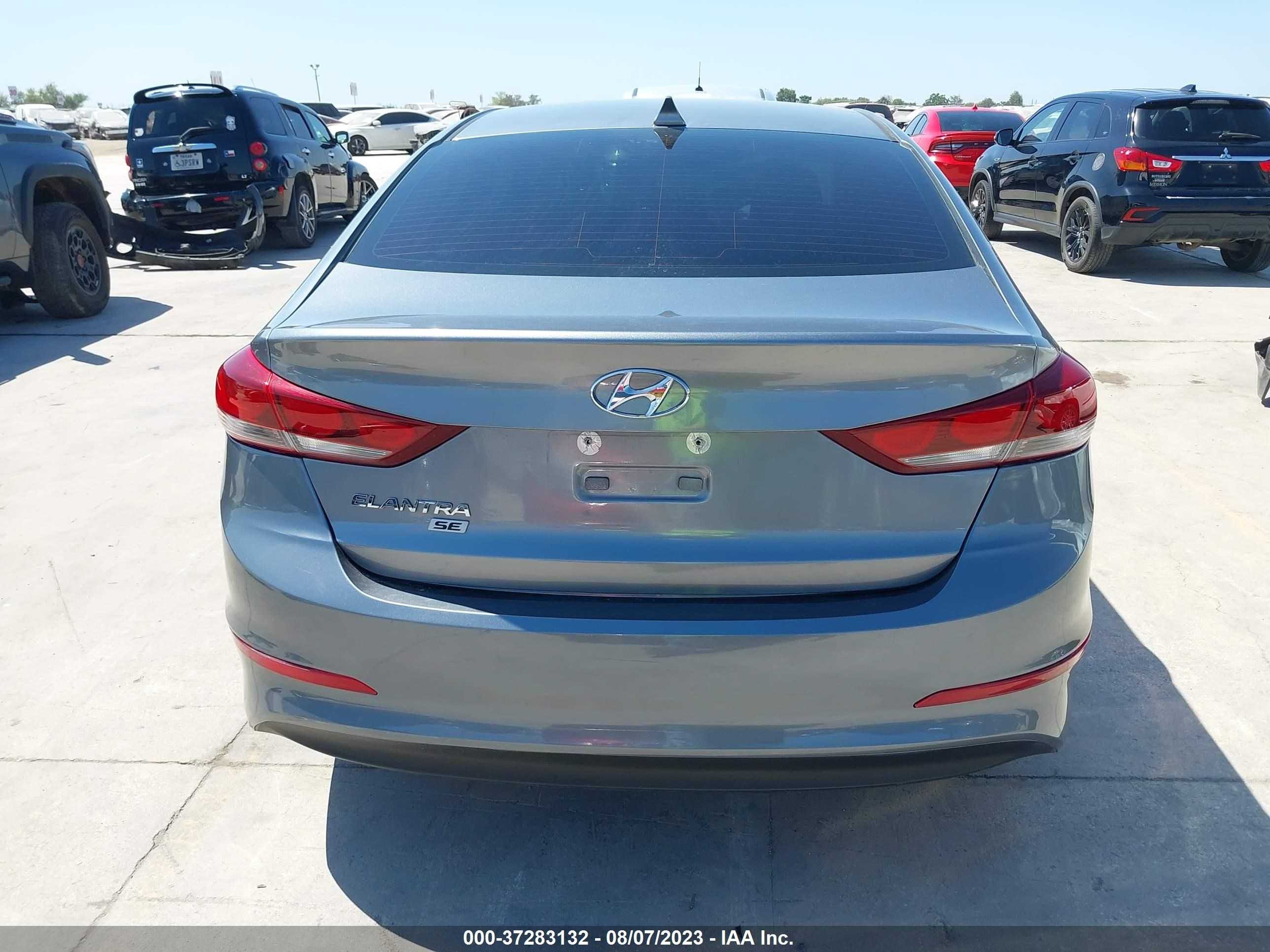 Photo 16 VIN: KMHD74LF3HU364613 - HYUNDAI ELANTRA 