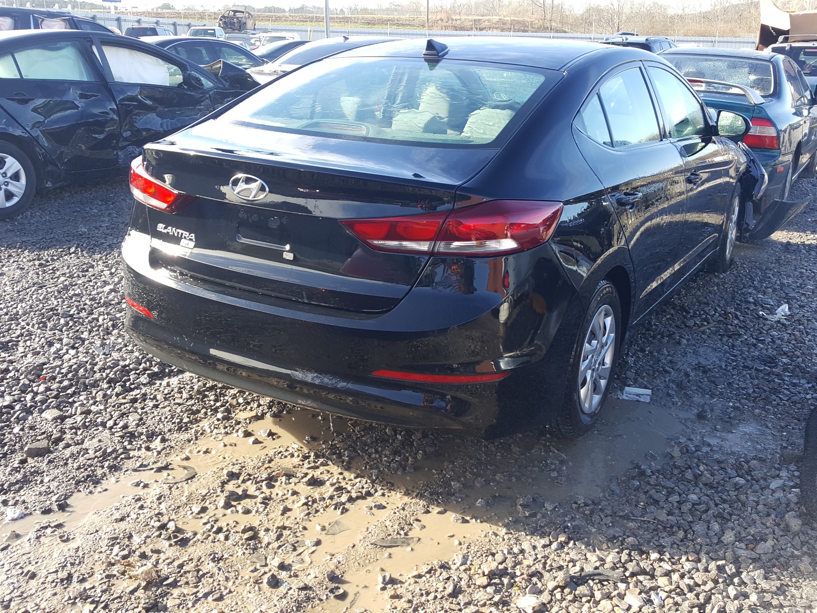 Photo 3 VIN: KMHD74LF3HU432912 - HYUNDAI ELANTRA SE 