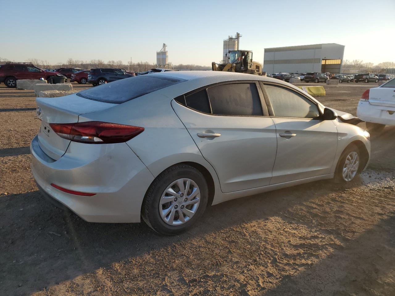 Photo 2 VIN: KMHD74LF3JU637233 - HYUNDAI ELANTRA 