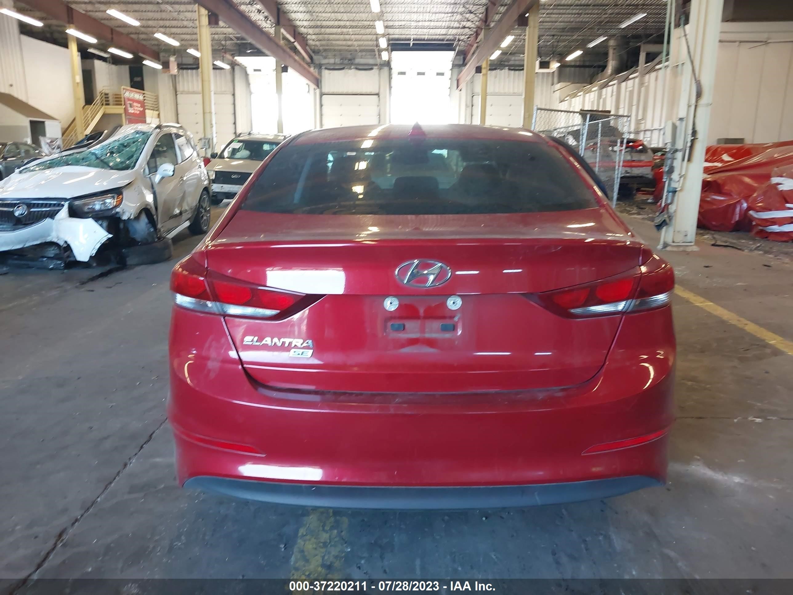 Photo 15 VIN: KMHD74LF4HU083324 - HYUNDAI ELANTRA 