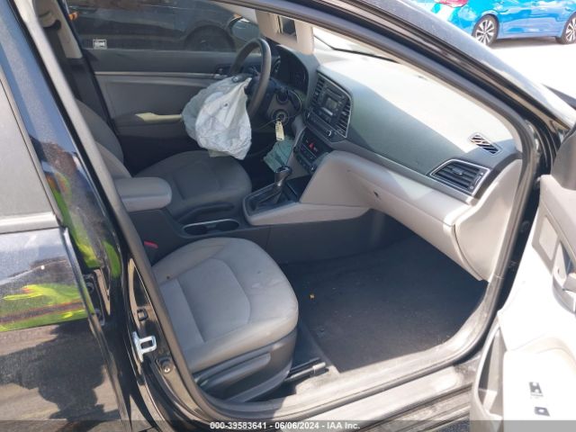 Photo 4 VIN: KMHD74LF4HU179924 - HYUNDAI ELANTRA 