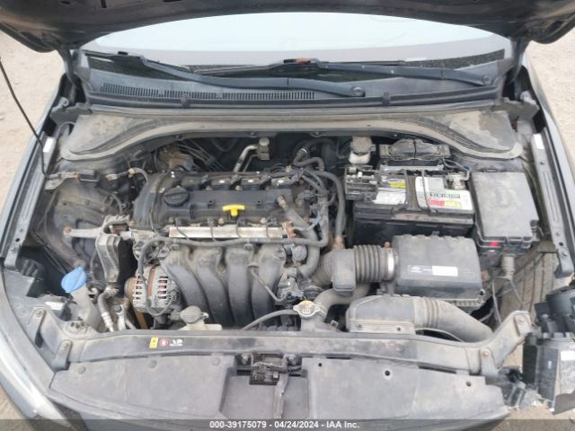 Photo 9 VIN: KMHD74LF4HU376639 - HYUNDAI ELANTRA 