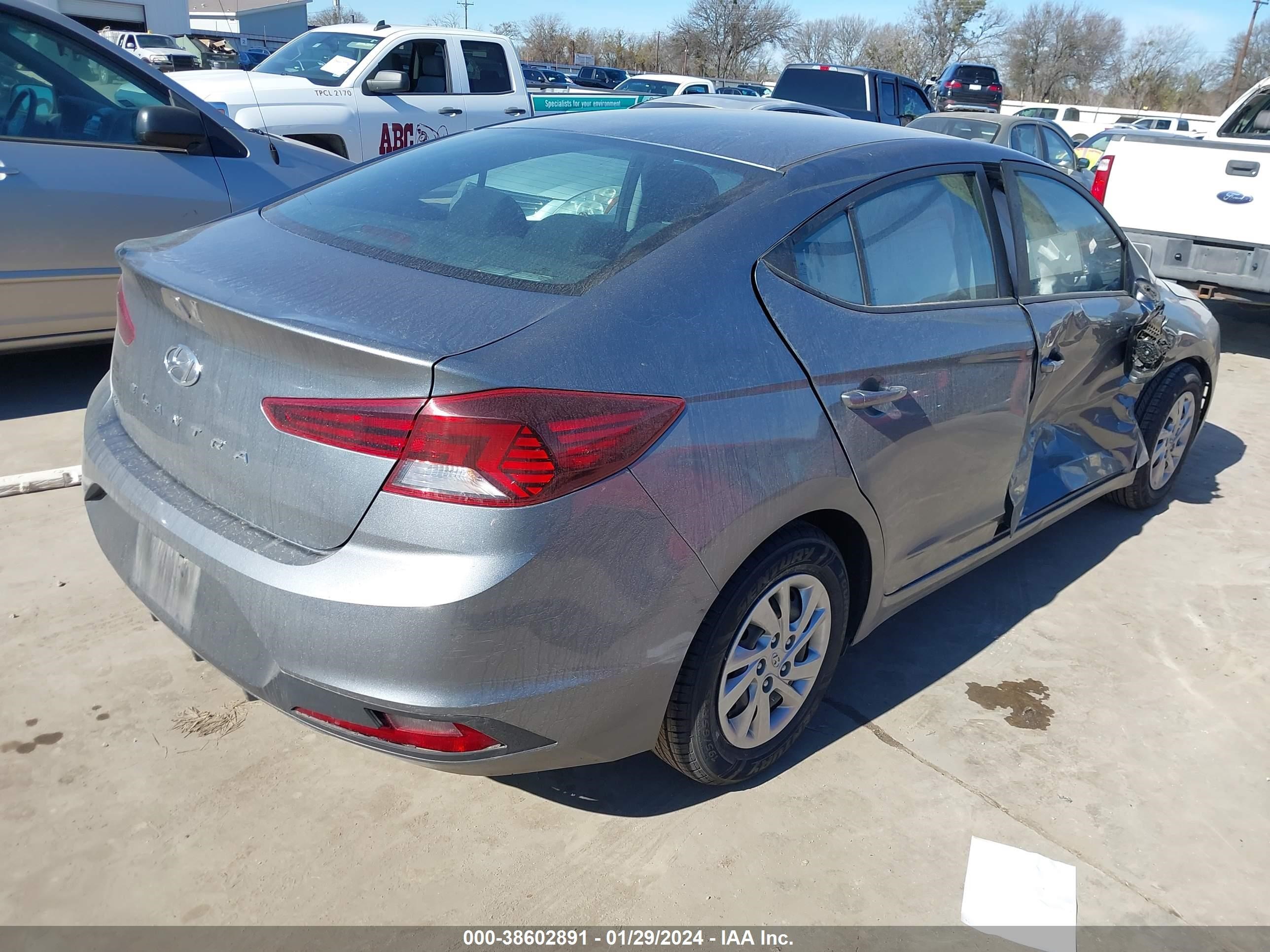 Photo 3 VIN: KMHD74LF4KU777356 - HYUNDAI ELANTRA 