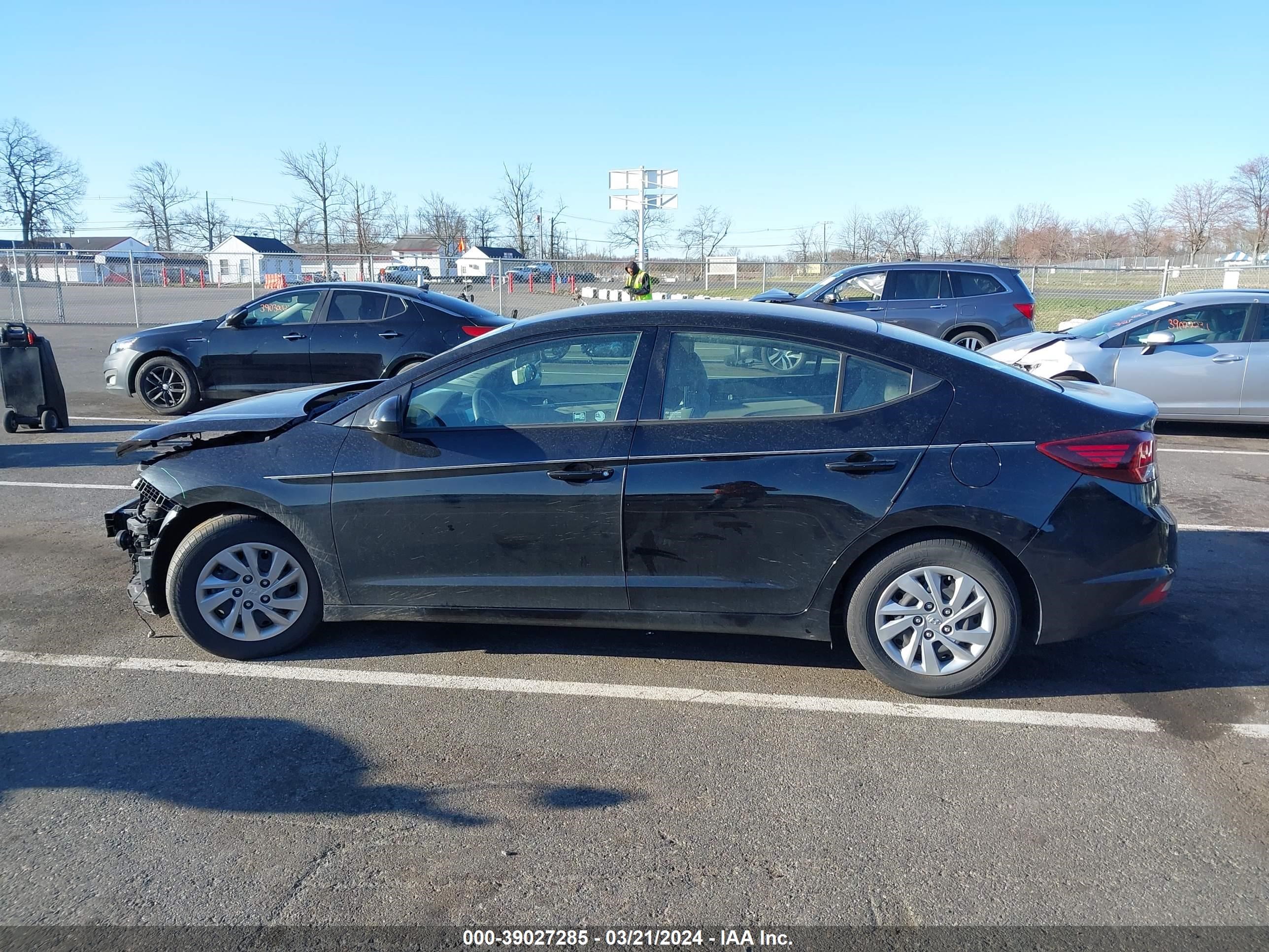 Photo 13 VIN: KMHD74LF4LU004520 - HYUNDAI ELANTRA 