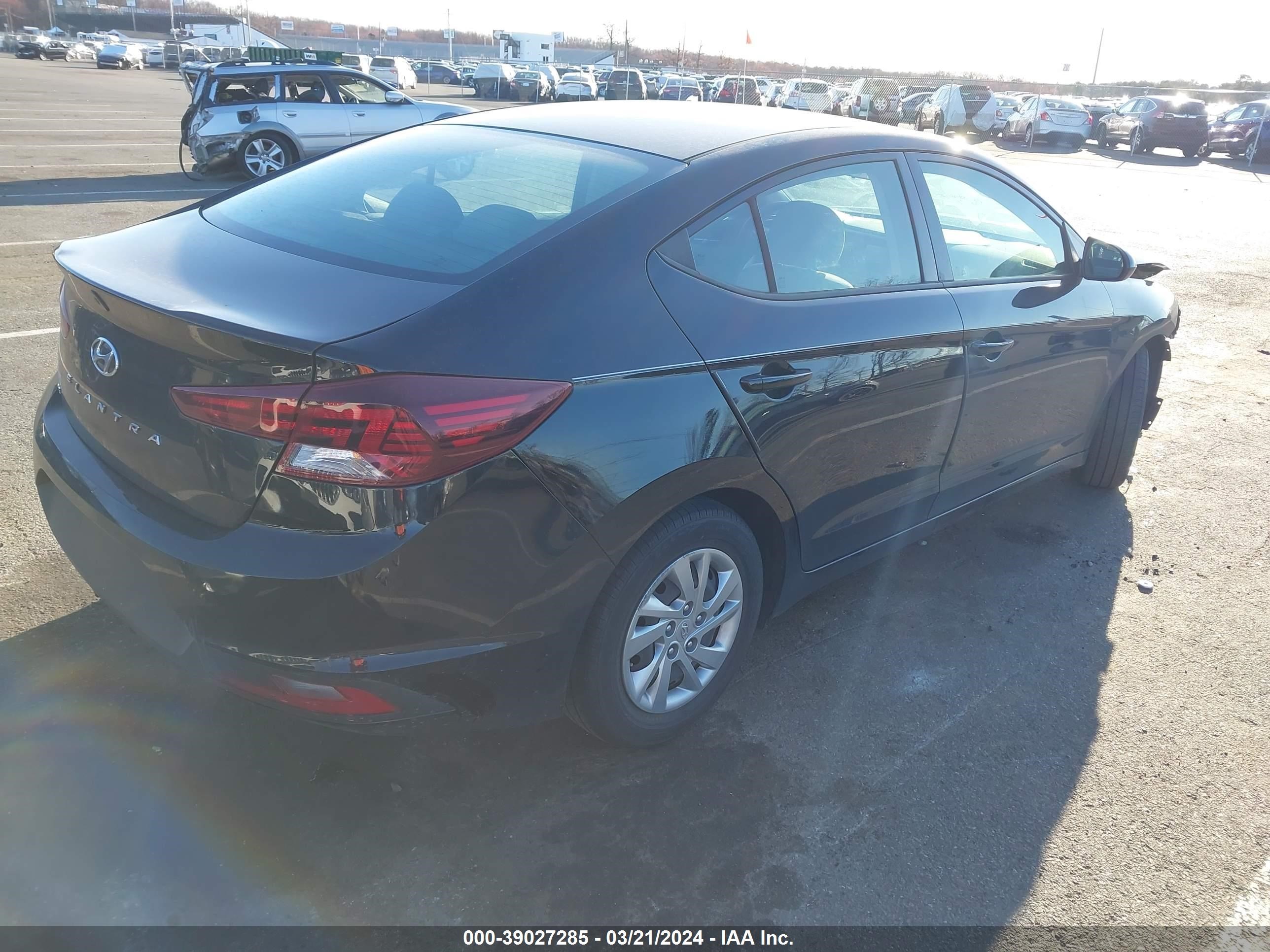 Photo 3 VIN: KMHD74LF4LU004520 - HYUNDAI ELANTRA 