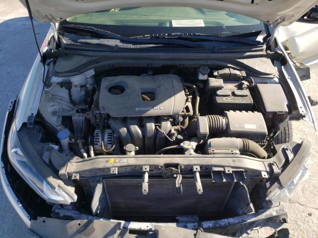 Photo 6 VIN: KMHD74LF5HU315378 - HYUNDAI ELANTRA SE 