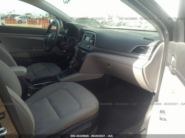 Photo 4 VIN: KMHD74LF5HU316885 - HYUNDAI ELANTRA 