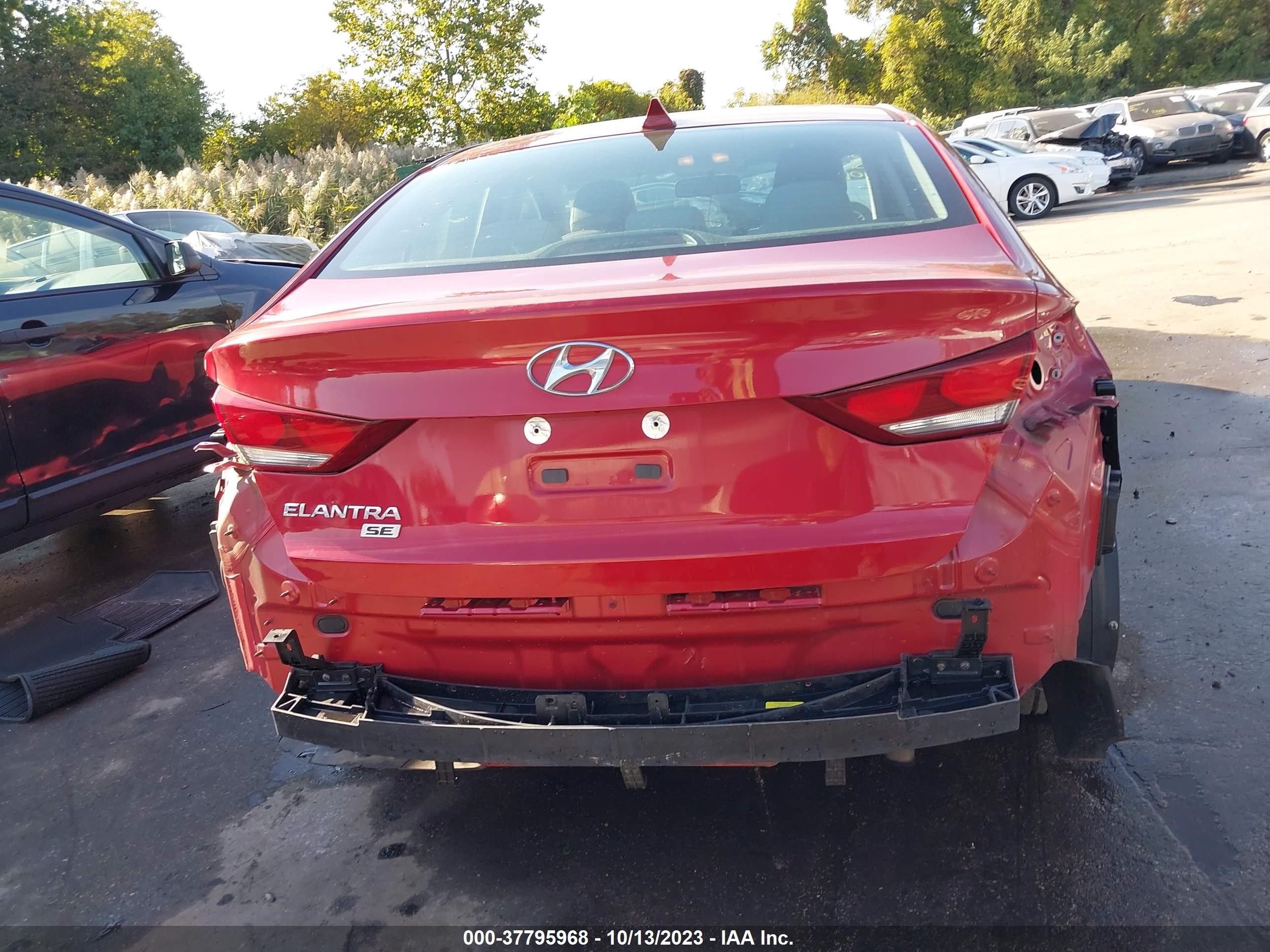 Photo 16 VIN: KMHD74LF5HU396351 - HYUNDAI ELANTRA 