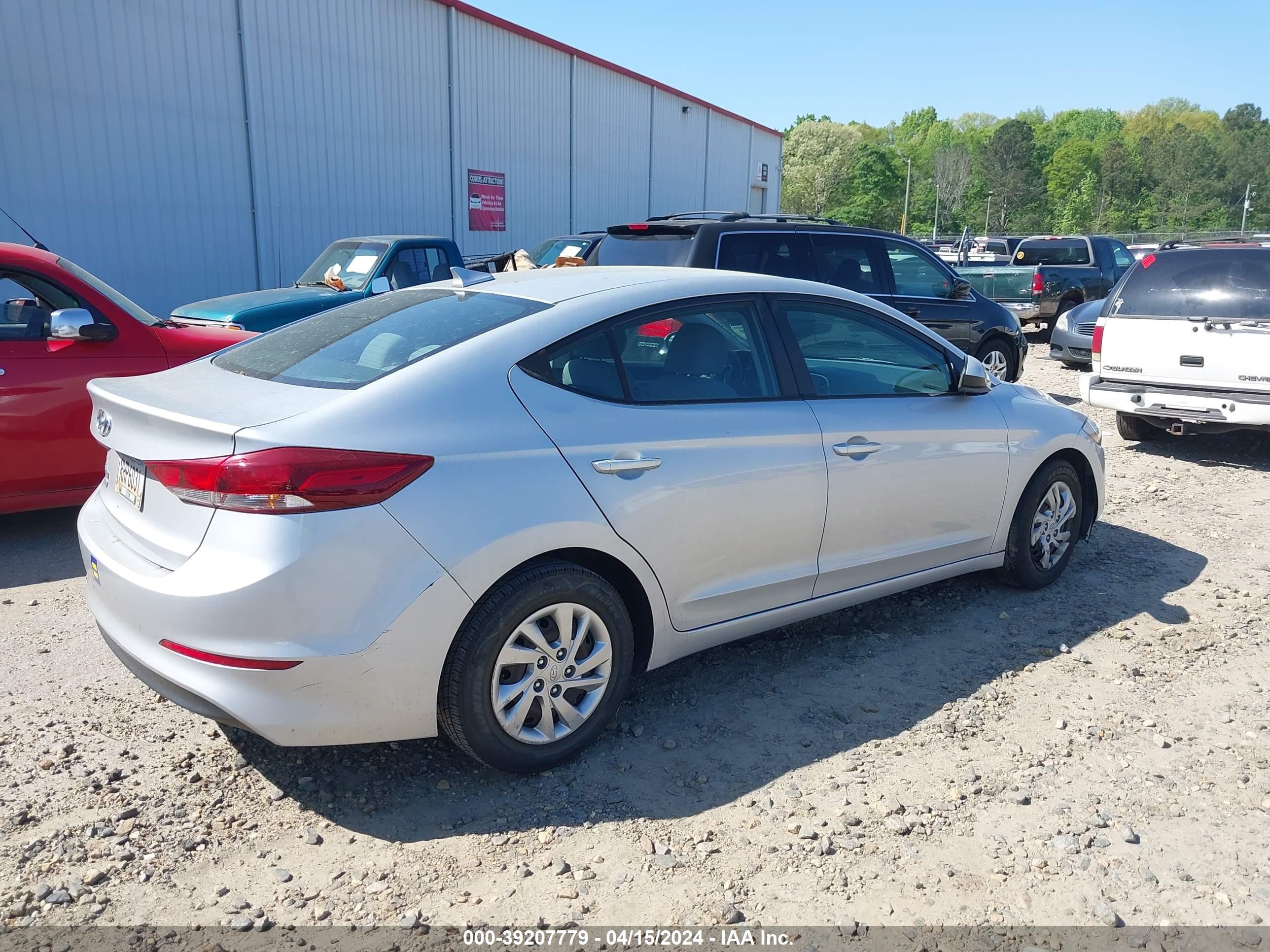 Photo 3 VIN: KMHD74LF5HU396768 - HYUNDAI ELANTRA 