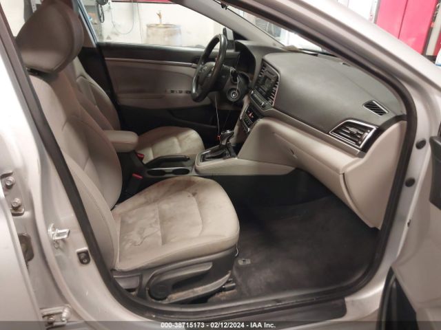 Photo 4 VIN: KMHD74LF5HU399413 - HYUNDAI ELANTRA 