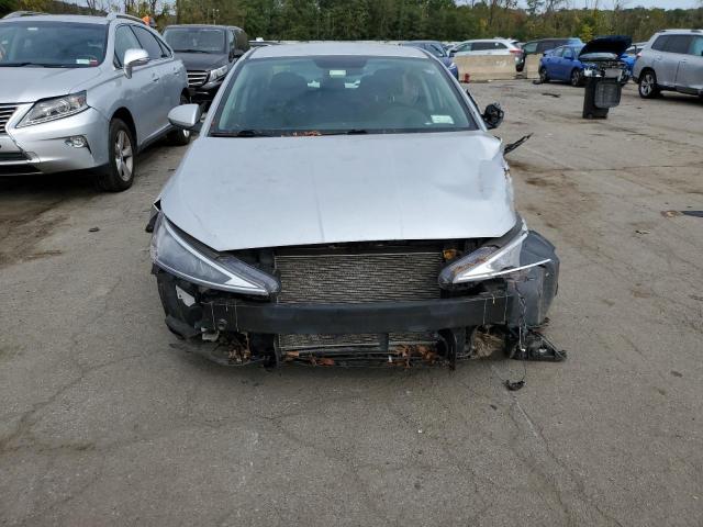 Photo 4 VIN: KMHD74LF5KU841128 - HYUNDAI ELANTRA 