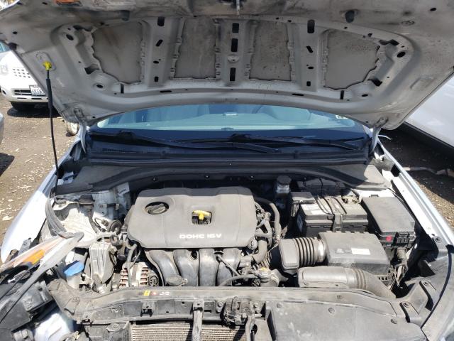 Photo 6 VIN: KMHD74LF6HU093269 - HYUNDAI ELANTRA SE 