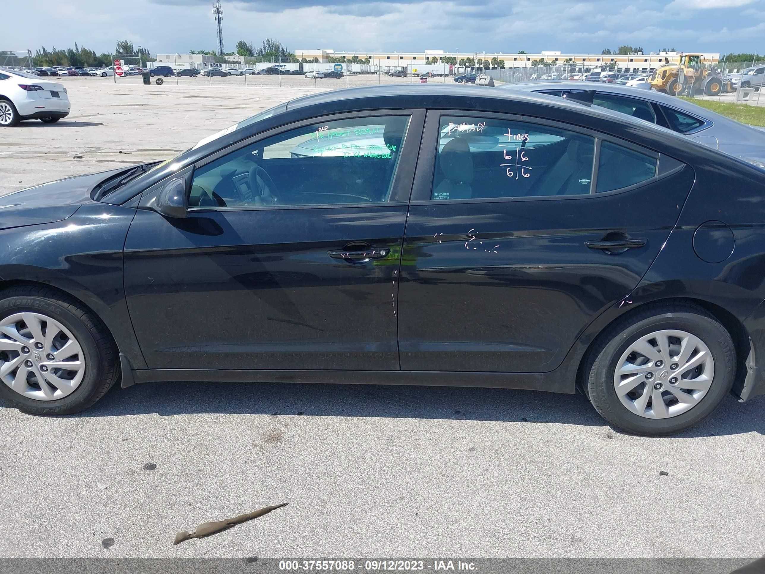 Photo 13 VIN: KMHD74LF6HU433066 - HYUNDAI ELANTRA 