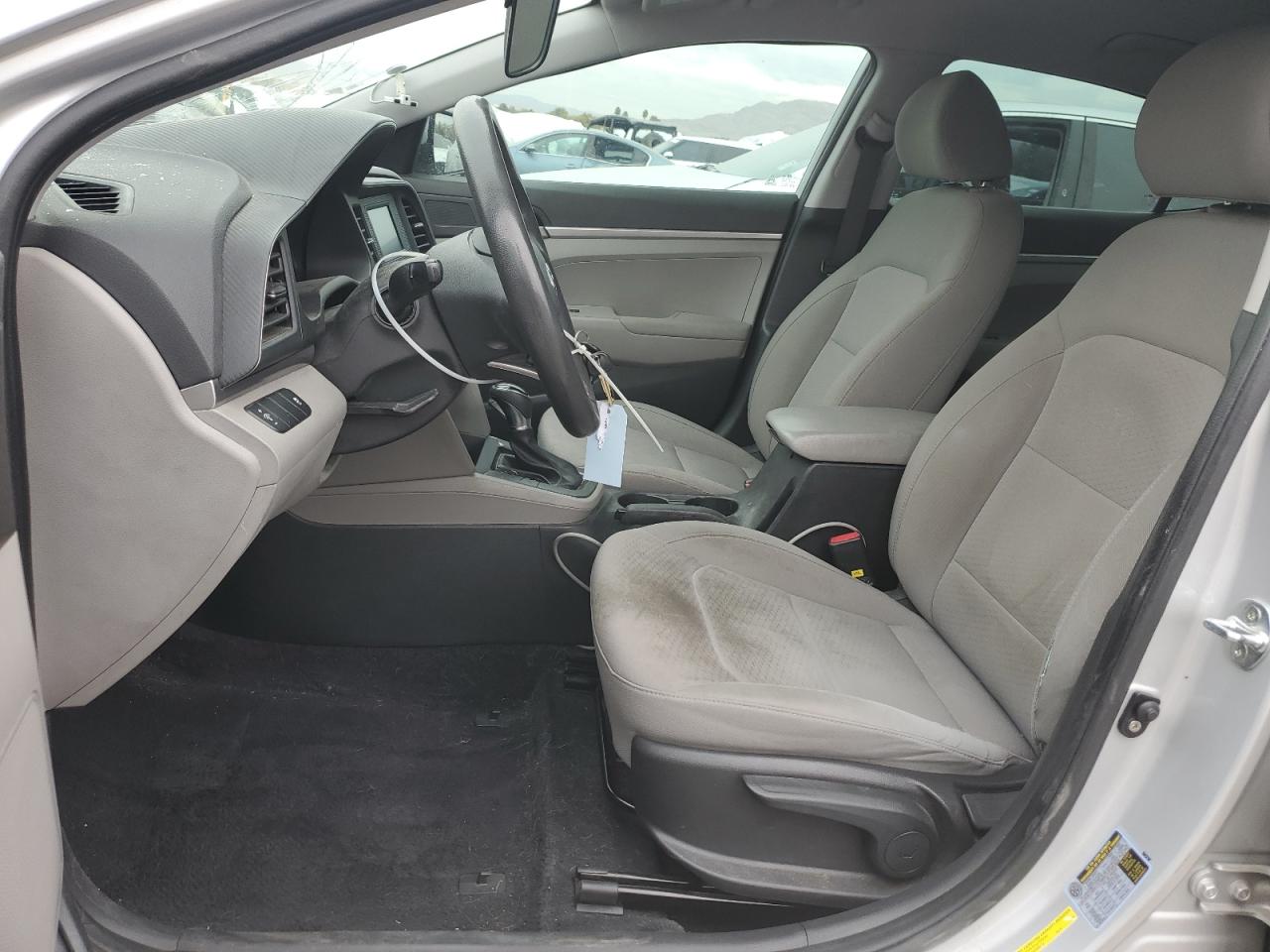 Photo 6 VIN: KMHD74LF6KU808462 - HYUNDAI ELANTRA 