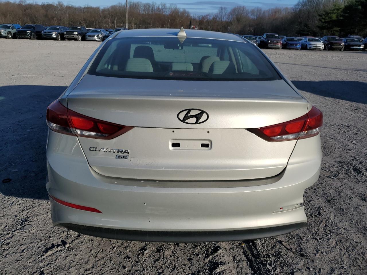 Photo 5 VIN: KMHD74LF8HU096612 - HYUNDAI ELANTRA 