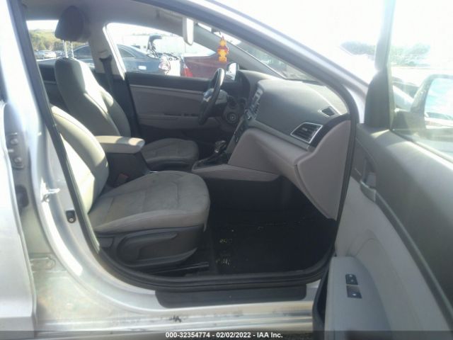 Photo 4 VIN: KMHD74LF8HU119113 - HYUNDAI ELANTRA 