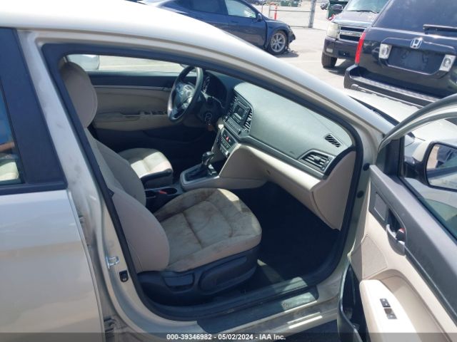 Photo 4 VIN: KMHD74LF8HU395419 - HYUNDAI ELANTRA 