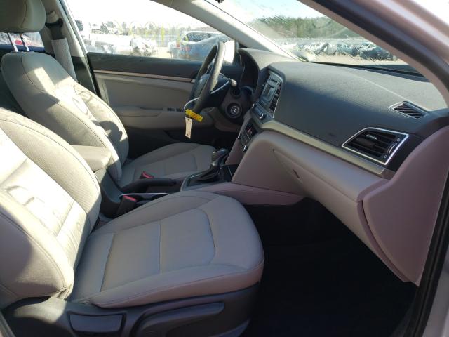 Photo 4 VIN: KMHD74LF8HU404880 - HYUNDAI ELANTRA 