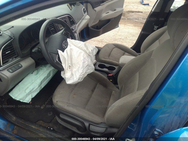 Photo 4 VIN: KMHD74LF8JU449601 - HYUNDAI ELANTRA 