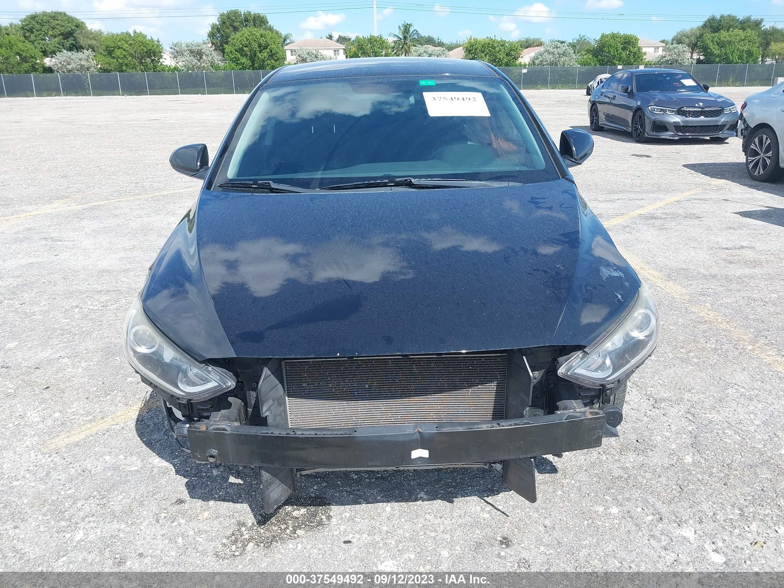 Photo 11 VIN: KMHD74LF8JU611551 - HYUNDAI ELANTRA 