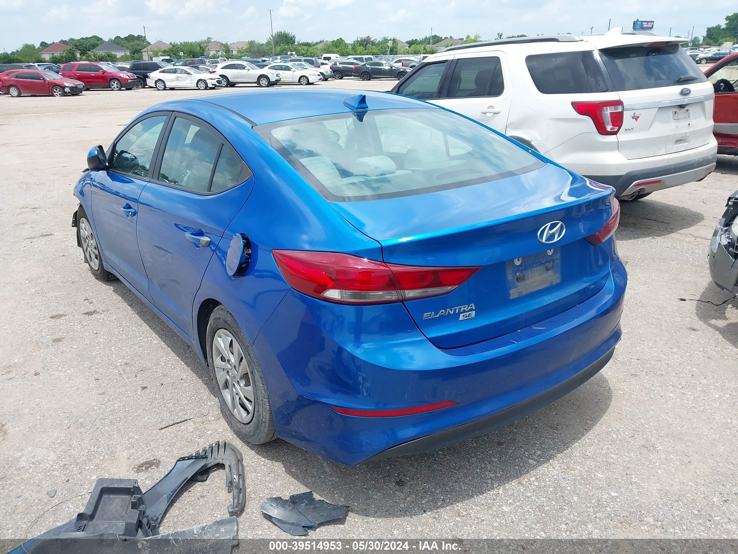 Photo 2 VIN: KMHD74LF9HU118455 - HYUNDAI ELANTRA 