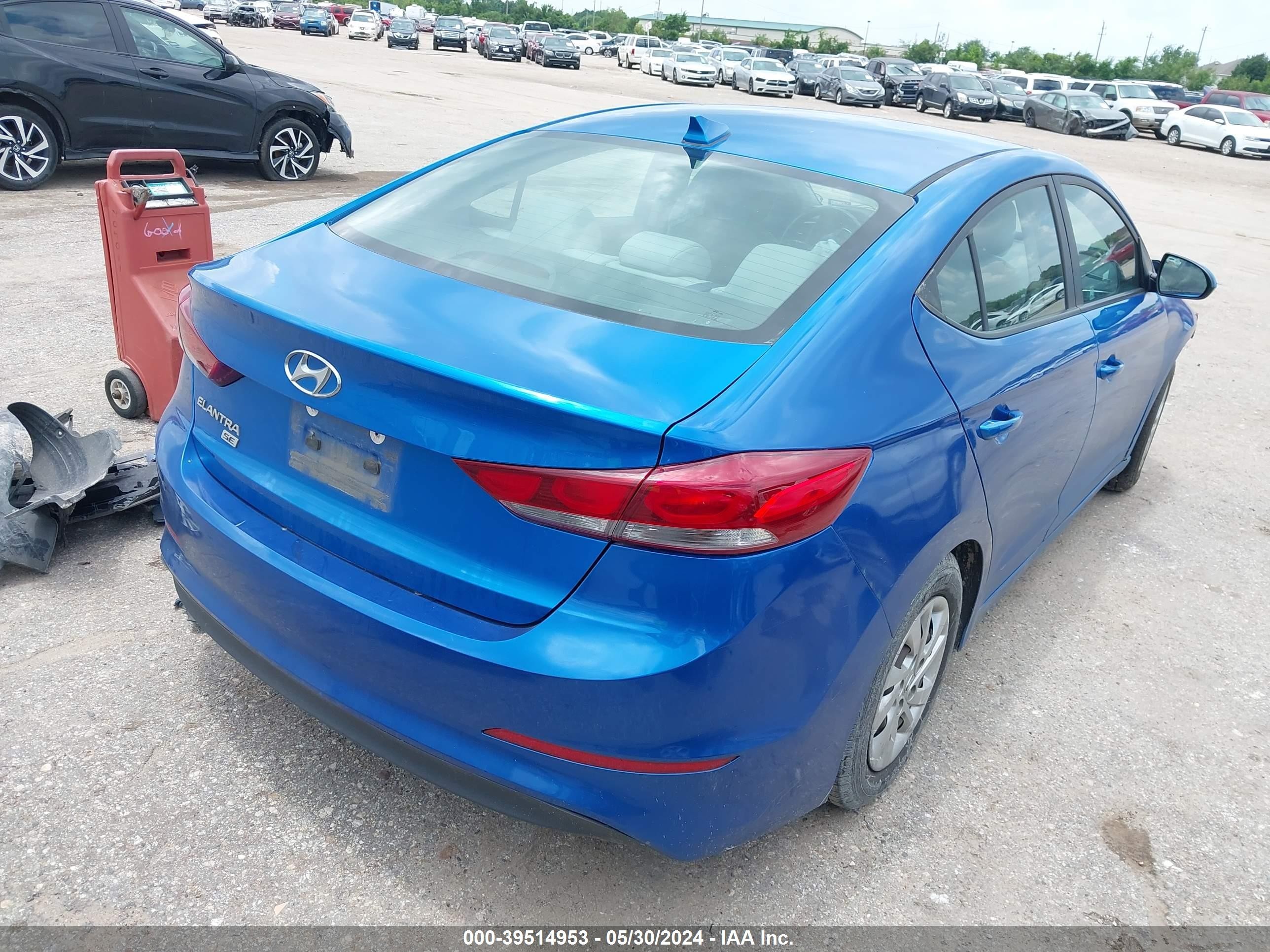 Photo 3 VIN: KMHD74LF9HU118455 - HYUNDAI ELANTRA 