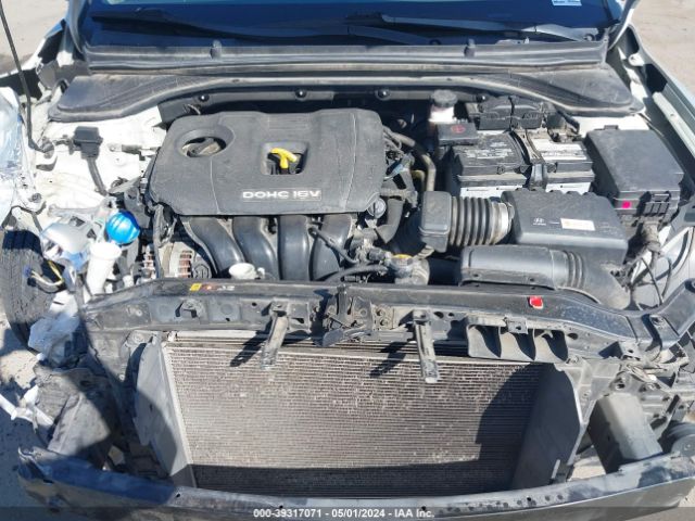 Photo 9 VIN: KMHD74LF9HU121968 - HYUNDAI ELANTRA 