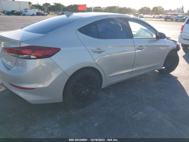 Photo 3 VIN: KMHD74LF9HU395526 - HYUNDAI ELANTRA 