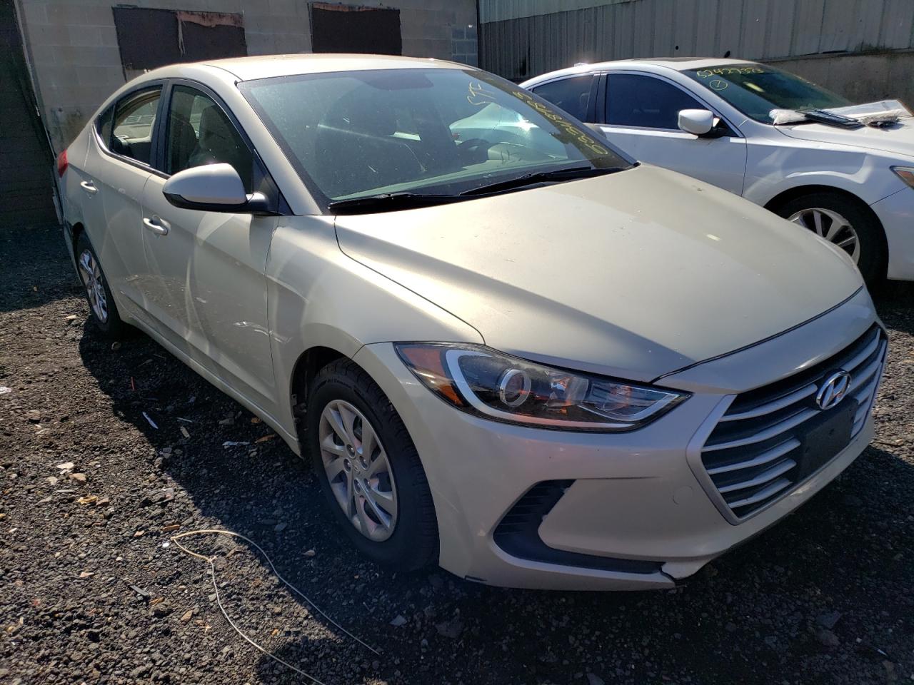 Photo 3 VIN: KMHD74LF9HU428900 - HYUNDAI ELANTRA 