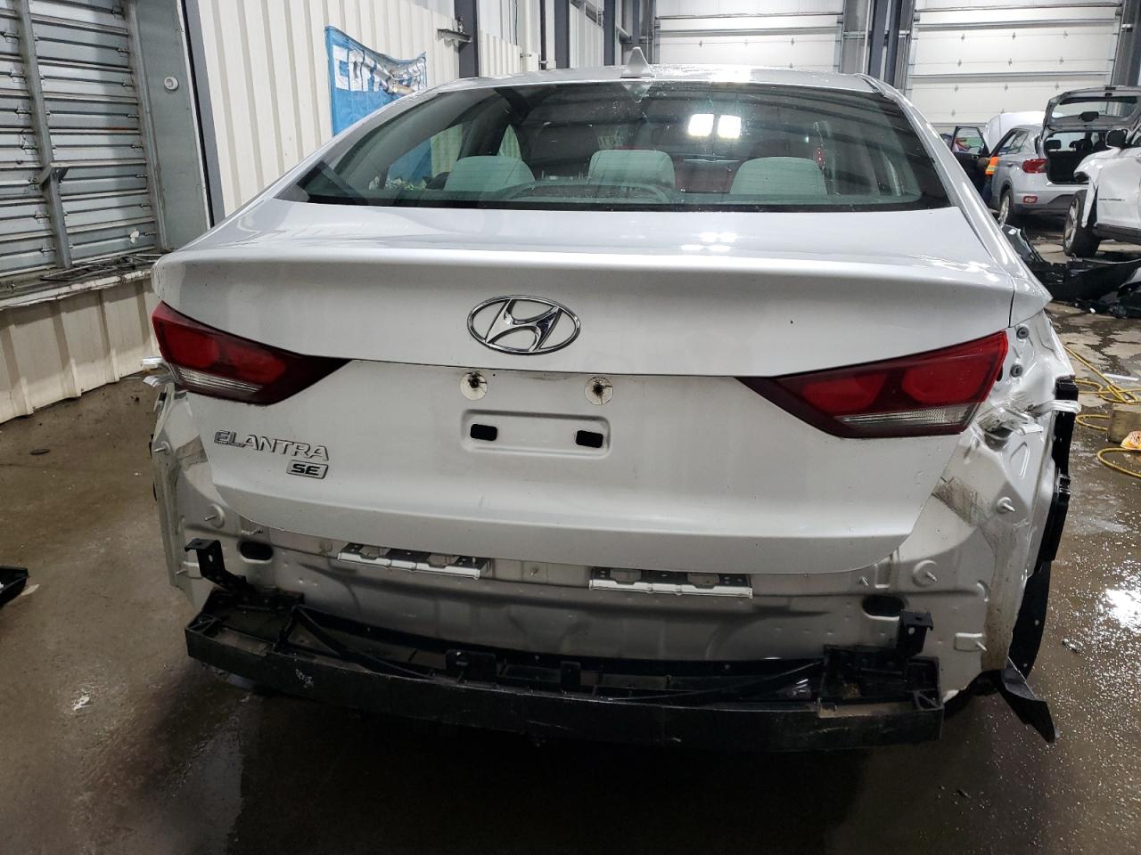 Photo 5 VIN: KMHD74LFXHU094151 - HYUNDAI ELANTRA 