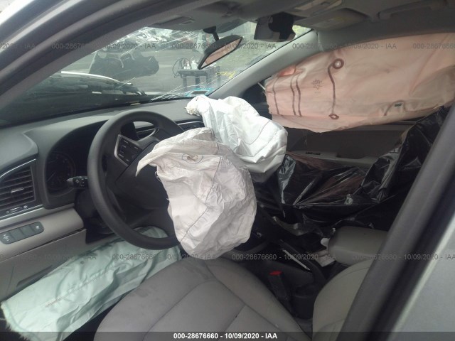 Photo 4 VIN: KMHD74LFXHU394708 - HYUNDAI ELANTRA 