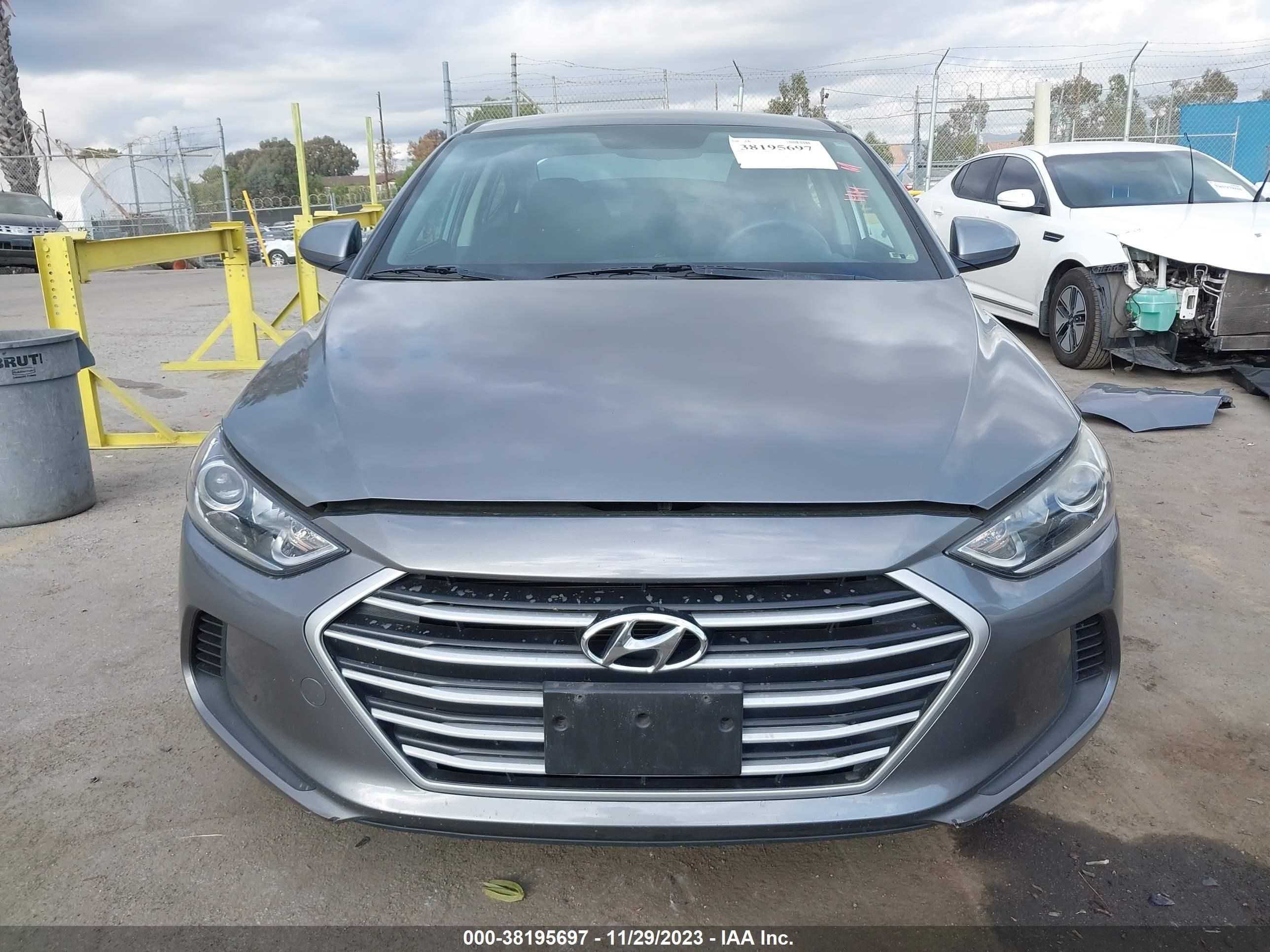 Photo 12 VIN: KMHD74LFXJU559629 - HYUNDAI ELANTRA 