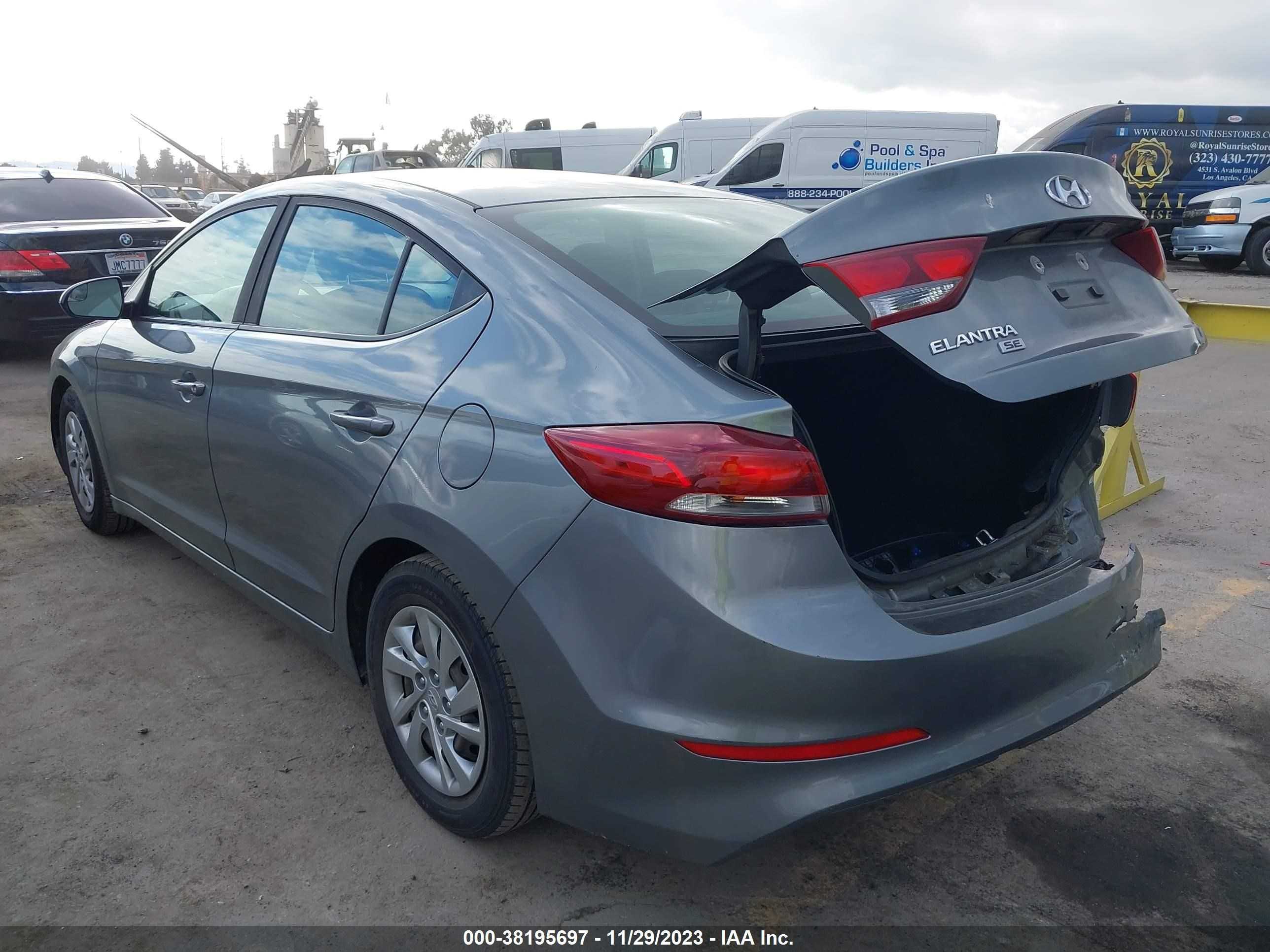 Photo 2 VIN: KMHD74LFXJU559629 - HYUNDAI ELANTRA 