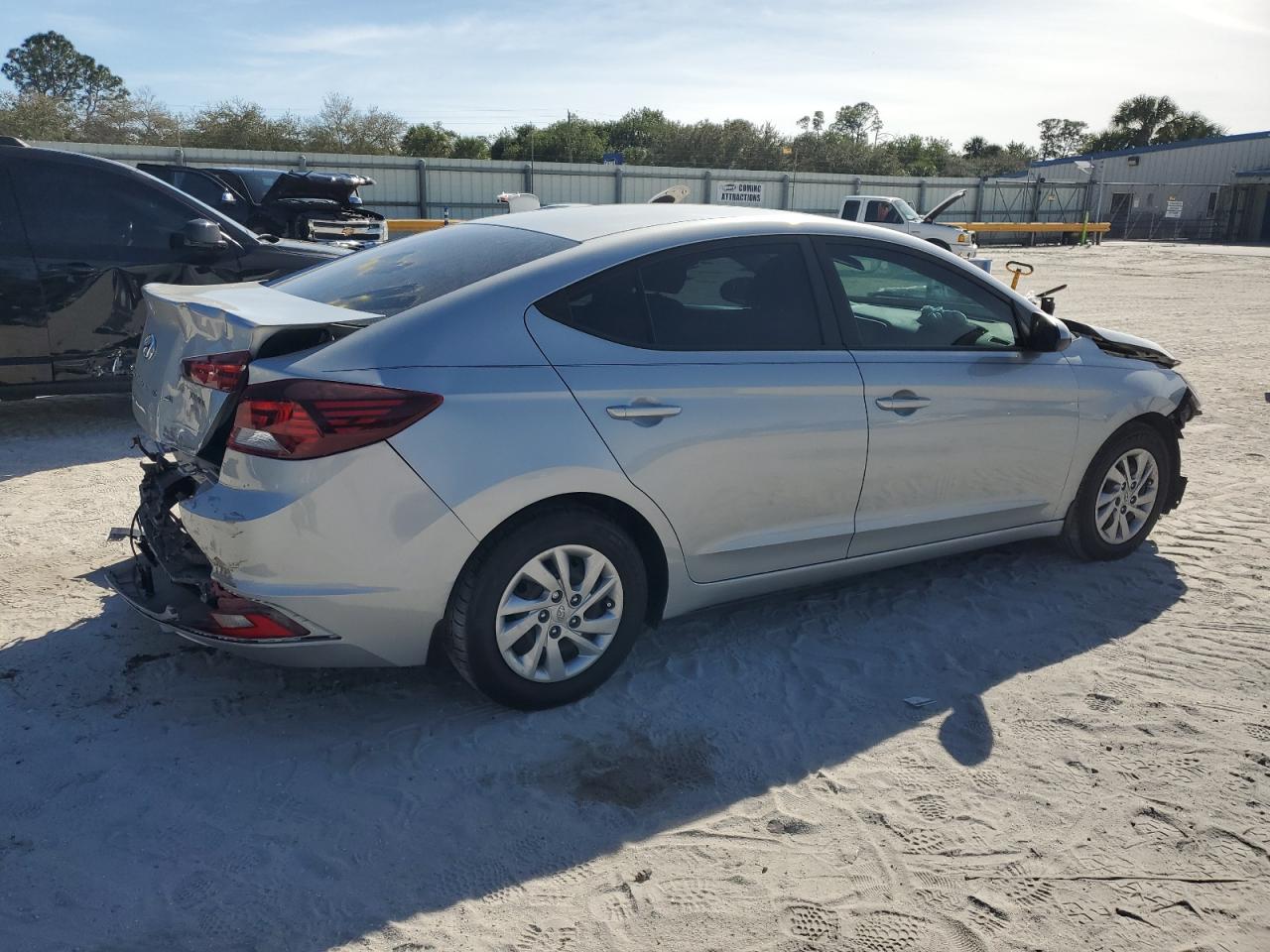 Photo 2 VIN: KMHD74LFXLU105593 - HYUNDAI ELANTRA 