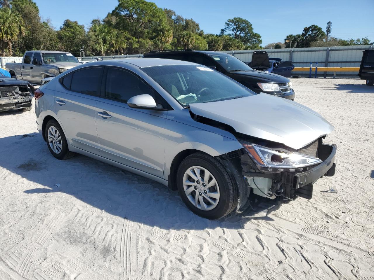 Photo 3 VIN: KMHD74LFXLU105593 - HYUNDAI ELANTRA 