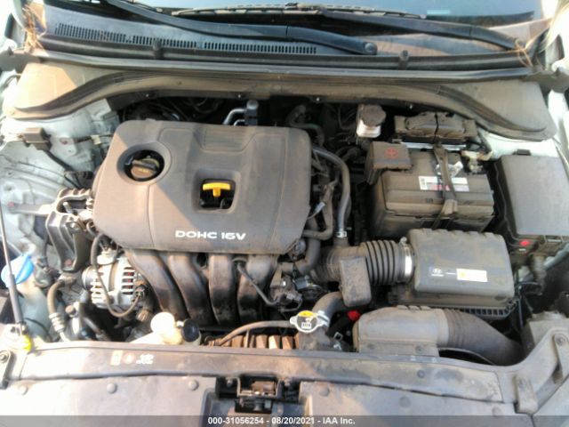 Photo 9 VIN: KMHD84LF0HU141328 - HYUNDAI ELANTRA 