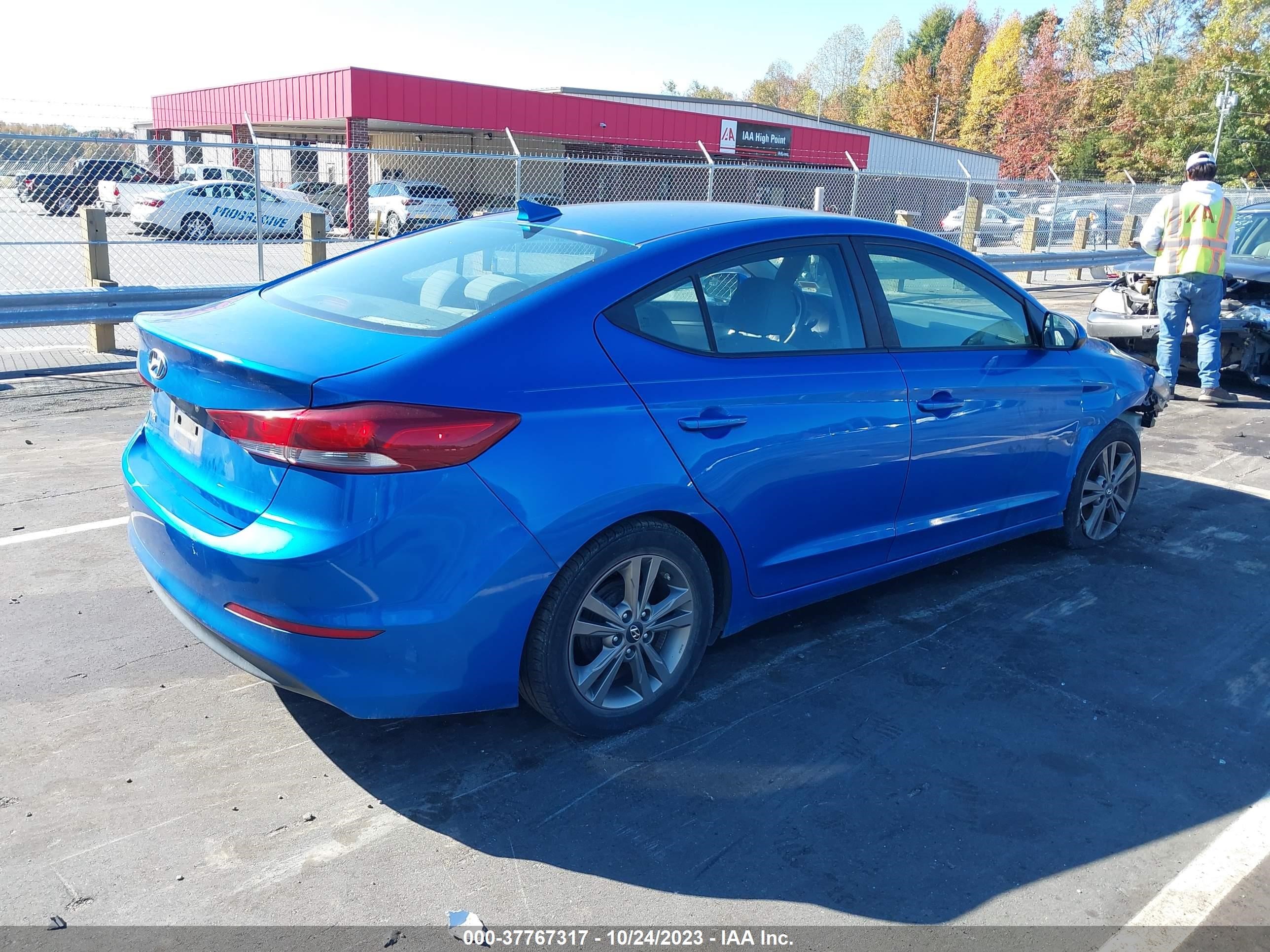 Photo 3 VIN: KMHD84LF0HU191114 - HYUNDAI ELANTRA 