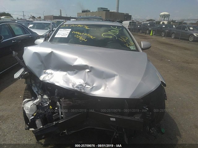 Photo 9 VIN: KMHD84LF0HU266989 - HYUNDAI ELANTRA 