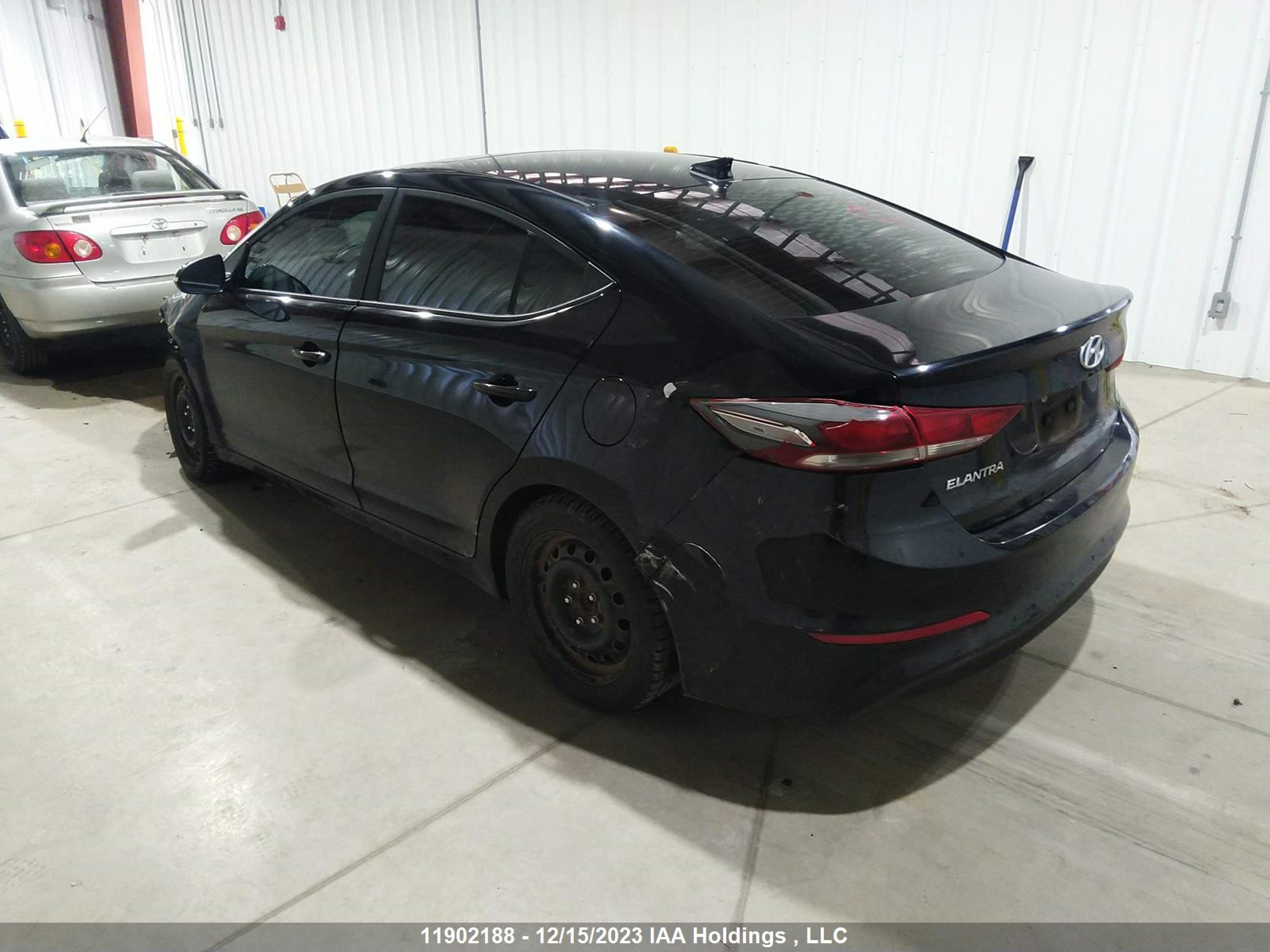 Photo 2 VIN: KMHD84LF0HU268399 - HYUNDAI ELANTRA 