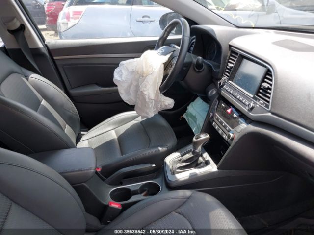 Photo 4 VIN: KMHD84LF0HU269245 - HYUNDAI ELANTRA 