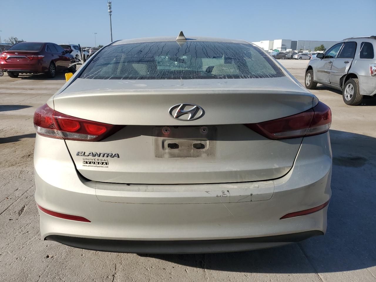 Photo 5 VIN: KMHD84LF0JU471640 - HYUNDAI ELANTRA 