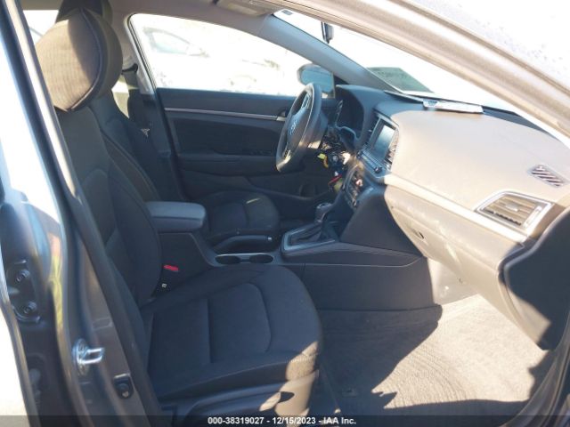 Photo 4 VIN: KMHD84LF0JU631337 - HYUNDAI ELANTRA 