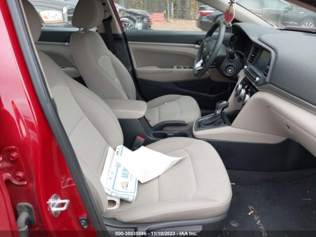 Photo 4 VIN: KMHD84LF0KU779912 - HYUNDAI ELANTRA 